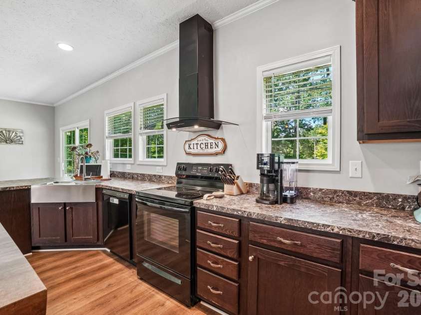 51 Hermit Springs Trail, Hendersonville, NC 28739.  MLS# CAR4394272, YatesRealty ID 31810. 