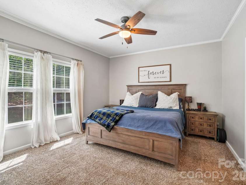 51 Hermit Springs Trail, Hendersonville, NC 28739.  MLS# CAR4394272, YatesRealty ID 31810. 