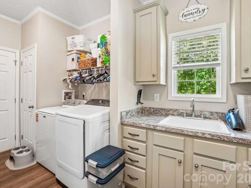 51 Hermit Springs Trail, Hendersonville, NC 28739.  MLS# CAR4394272, YatesRealty ID 31810. 