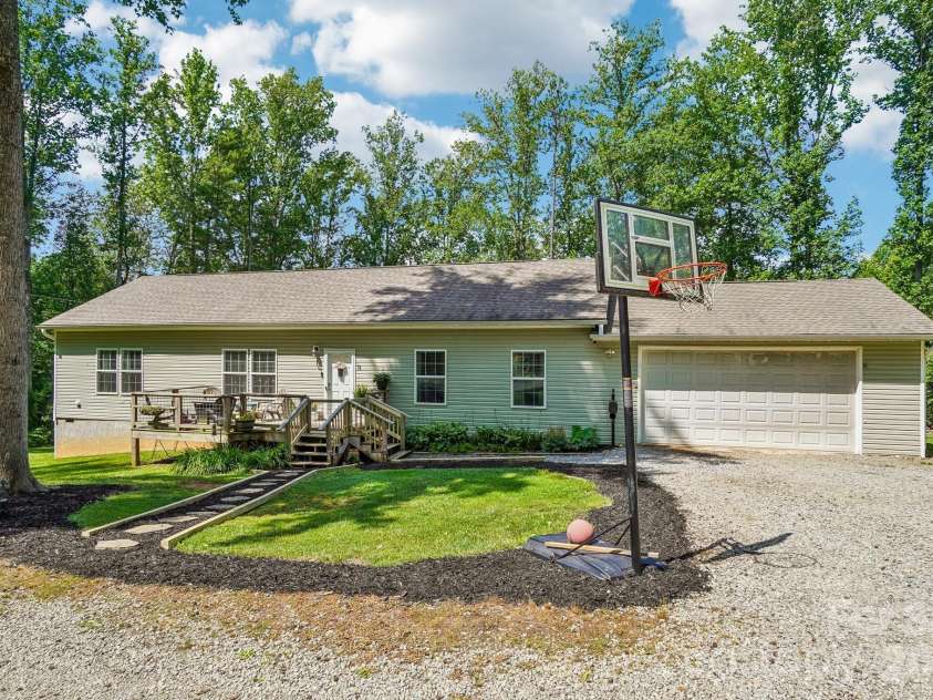 51 Hermit Springs Trail, Hendersonville, NC 28739.  MLS# CAR4394272, YatesRealty ID 31810. 