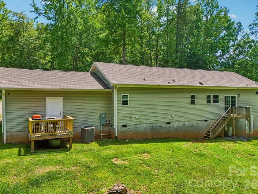 51 Hermit Springs Trail, Hendersonville, NC 28739.  MLS# CAR4394272, YatesRealty ID 31810. 
