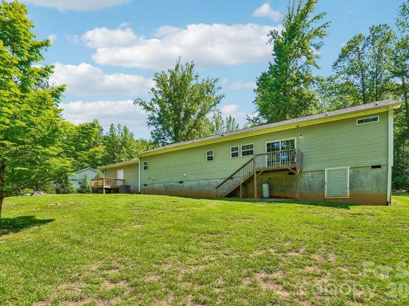 51 Hermit Springs Trail, Hendersonville, NC 28739.  MLS# CAR4394272, YatesRealty ID 31810. 