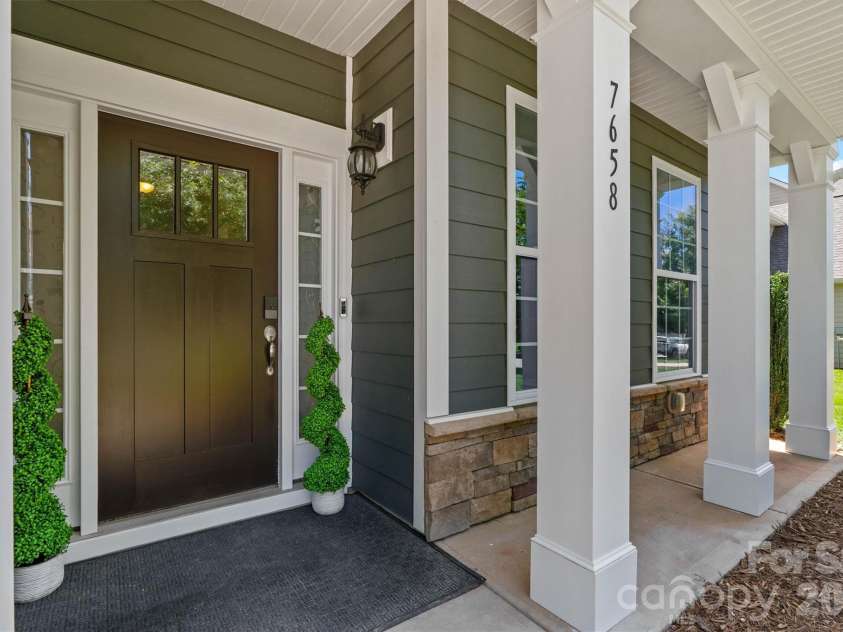 7658 Lazy Hollow Lane, Denver, NC 28037.  MLS# CAR4393866, YatesRealty ID 31812. 
