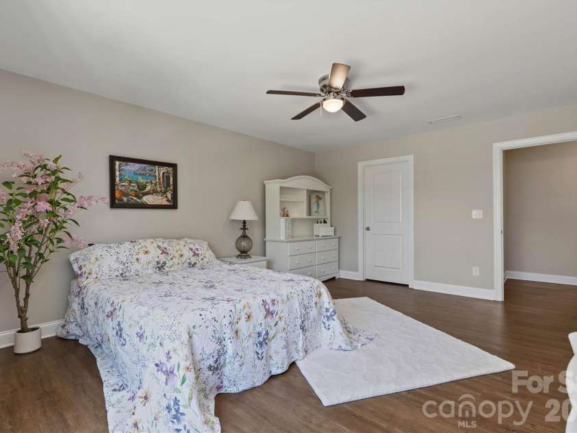 7658 Lazy Hollow Lane, Denver, NC 28037.  MLS# CAR4393866, YatesRealty ID 31812. 