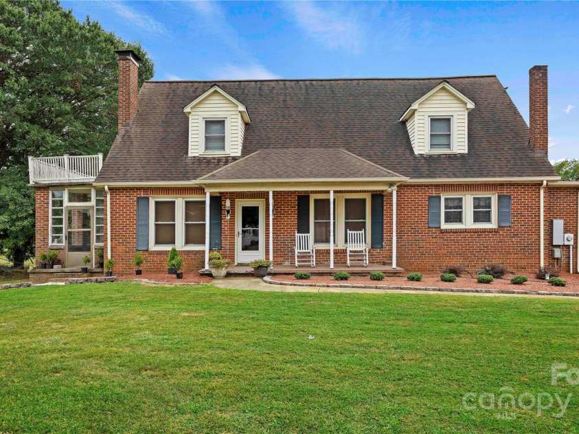 2207 Stagecoach Trail, Shelby, NC 28150.  MLS# CAR4290259, YatesRealty ID 31813. Front
