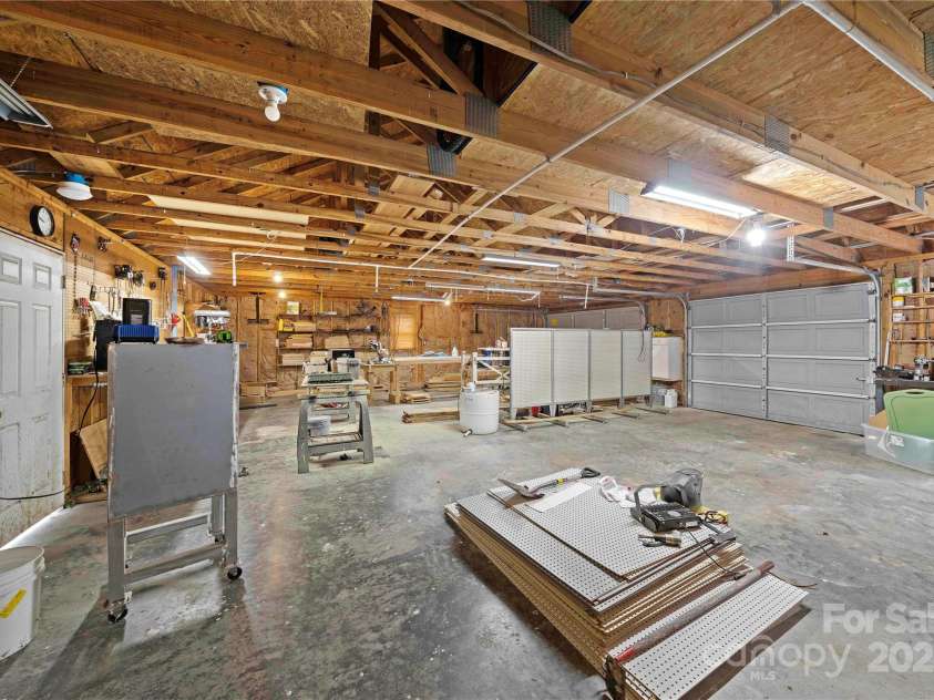 2207 Stagecoach Trail, Shelby, NC 28150.  MLS# CAR4290259, YatesRealty ID 31813. Garage