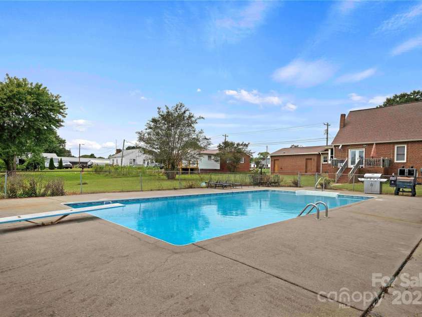 2207 Stagecoach Trail, Shelby, NC 28150.  MLS# CAR4290259, YatesRealty ID 31813. In-Ground Pool