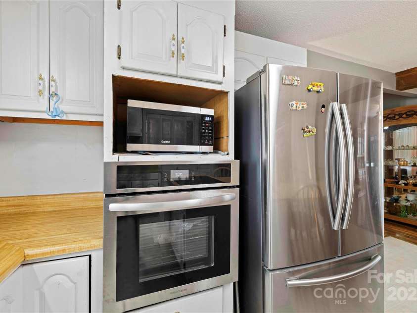 2207 Stagecoach Trail, Shelby, NC 28150.  MLS# CAR4290259, YatesRealty ID 31813. Kitchen