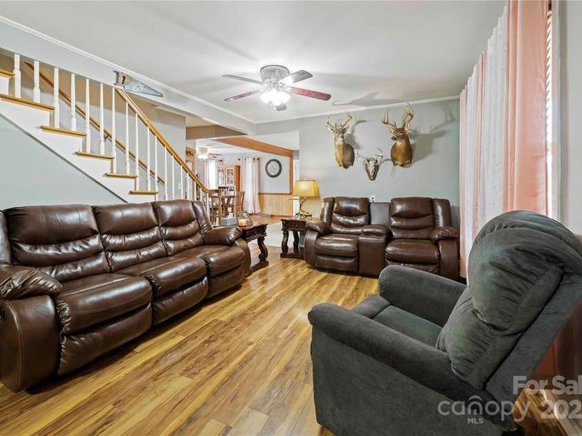 2207 Stagecoach Trail, Shelby, NC 28150.  MLS# CAR4290259, YatesRealty ID 31813. Living Room