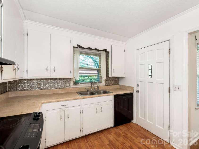 8121 Greenbrook Road, Columbia, SC 29223.  MLS# CAR4393949, YatesRealty ID 31814. 