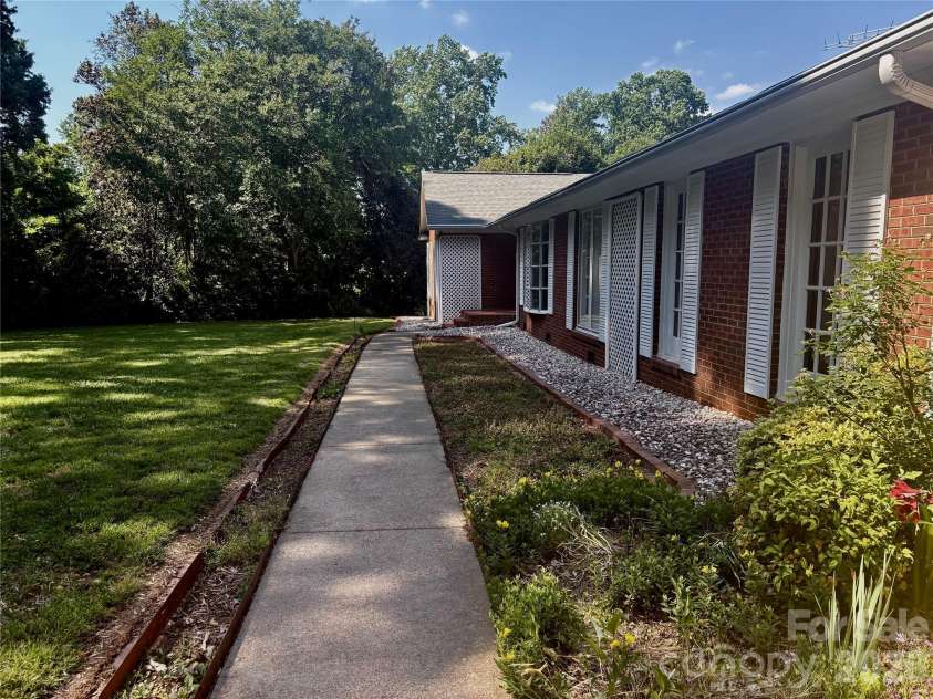 5500 Saddlewood Lane, Mint Hill, NC 28227.  MLS# CAR4382931, YatesRealty ID 31815. Lovingly cared for and maintained!