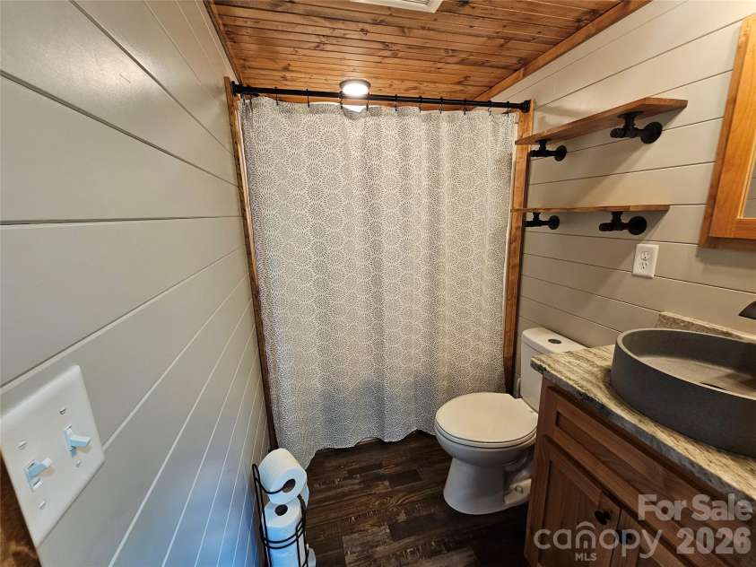 171 Duff Cove Road, Brevard, NC 28712.  MLS# CAR4390871, YatesRealty ID 31816. 