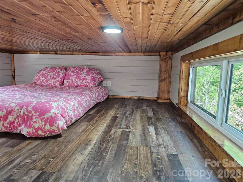 171 Duff Cove Road, Brevard, NC 28712.  MLS# CAR4390871, YatesRealty ID 31816. Loft Bed