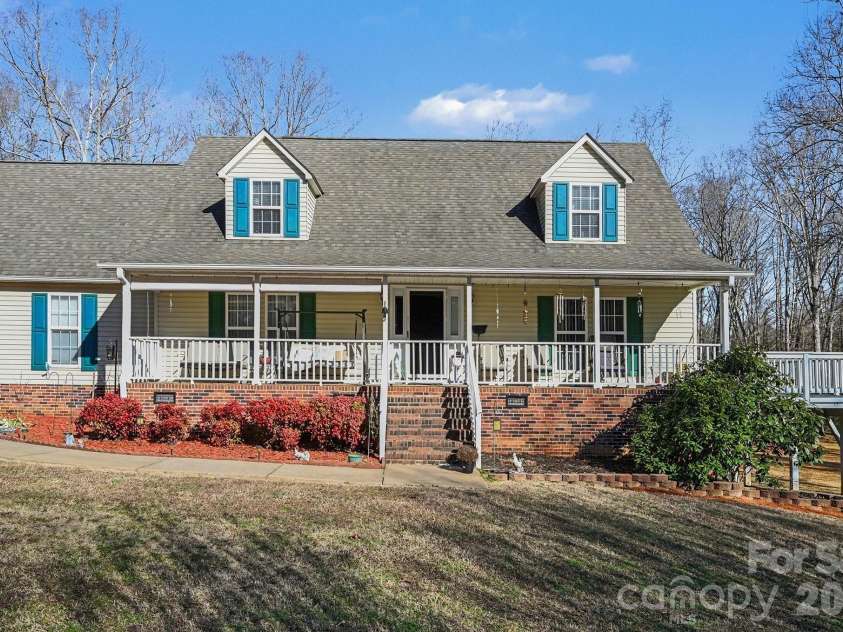 162 Terry Lane Drive, Dallas, NC 28034.  MLS# CAR4338618, YatesRealty ID 3182. 