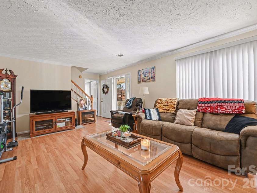 162 Terry Lane Drive, Dallas, NC 28034.  MLS# CAR4338618, YatesRealty ID 3182. 