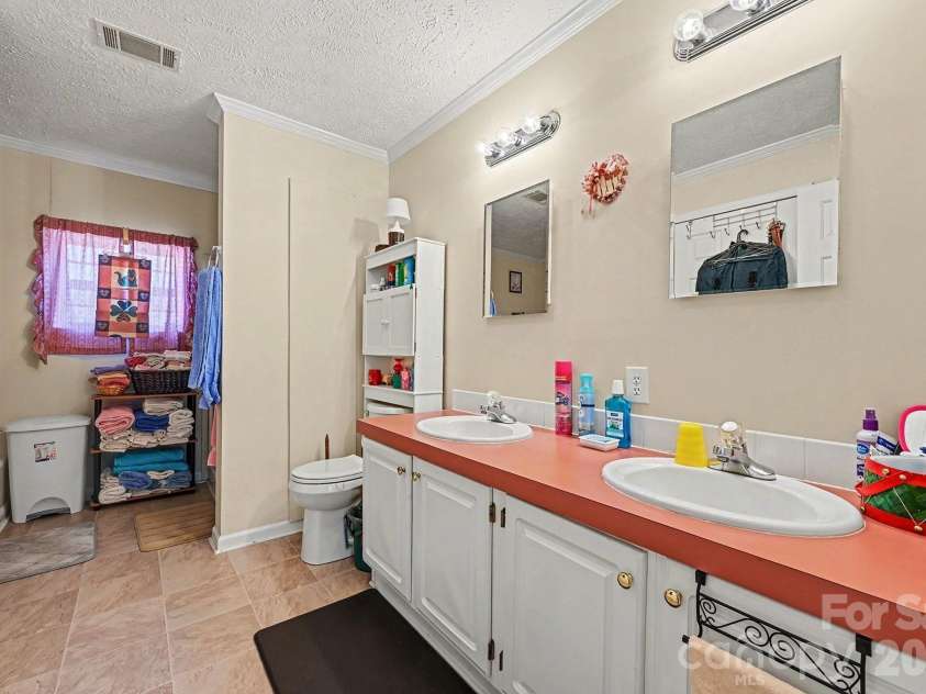 162 Terry Lane Drive, Dallas, NC 28034.  MLS# CAR4338618, YatesRealty ID 3182. 