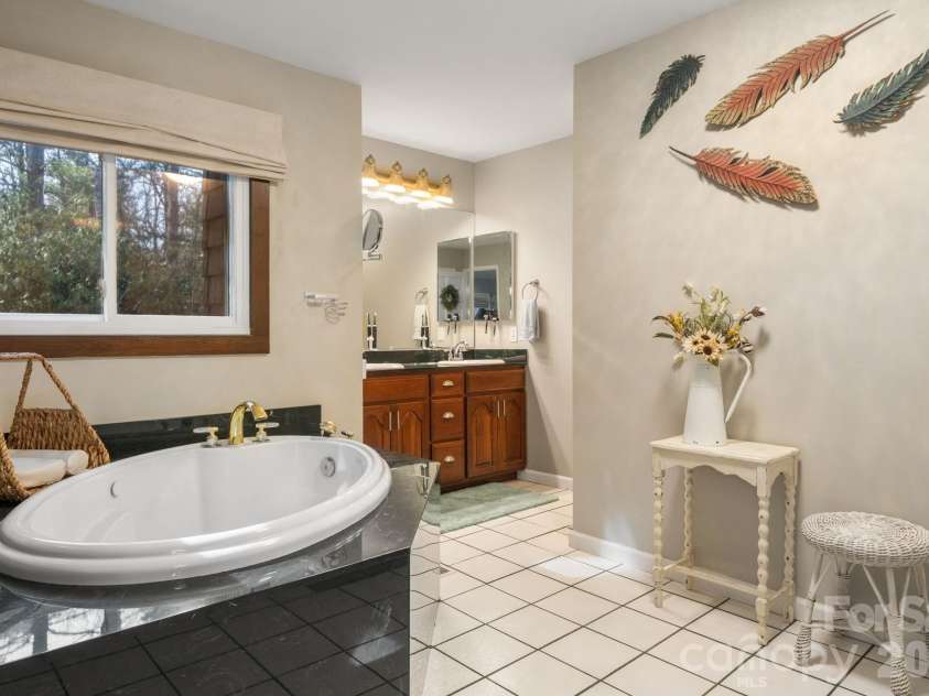 2184 Pine Mountain Drive, Connelly Springs, NC 28612.  MLS# CAR4354781, YatesRealty ID 3182. 