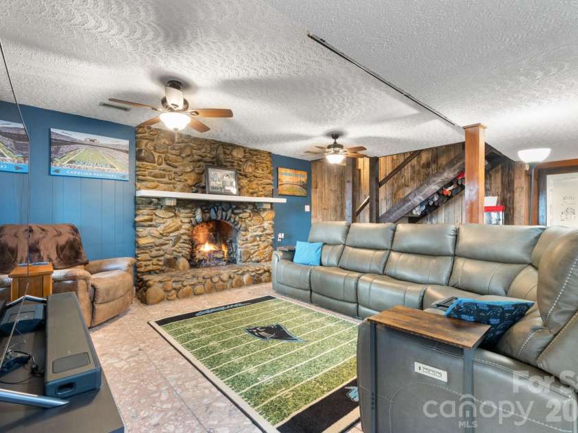 2184 Pine Mountain Drive, Connelly Springs, NC 28612.  MLS# CAR4354781, YatesRealty ID 3182. 