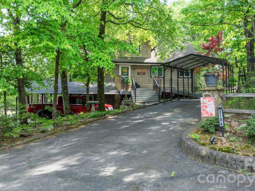 2184 Pine Mountain Drive, Connelly Springs, NC 28612.  MLS# CAR4354781, YatesRealty ID 3182. 