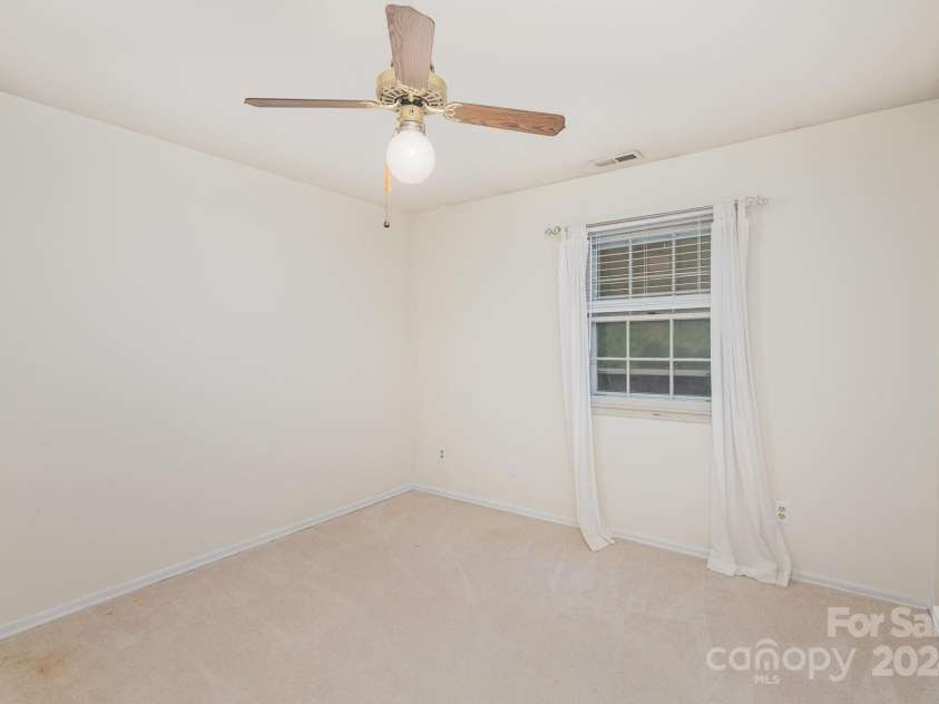 8017 Regent Park Lane, Charlotte, NC 28210.  MLS# CAR4186144, YatesRealty ID 3182. 