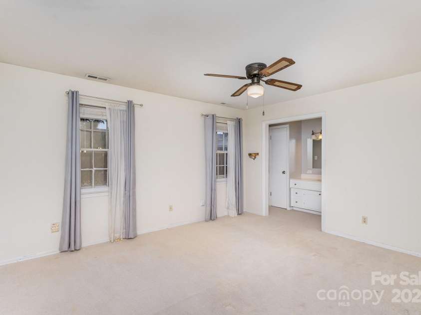 8017 Regent Park Lane, Charlotte, NC 28210.  MLS# CAR4186144, YatesRealty ID 3182. 