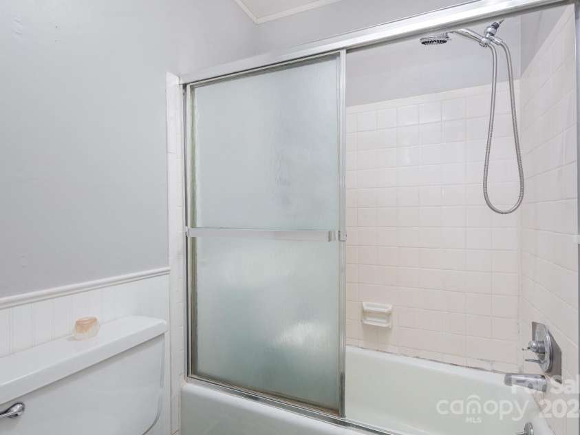 8017 Regent Park Lane, Charlotte, NC 28210.  MLS# CAR4186144, YatesRealty ID 3182. 