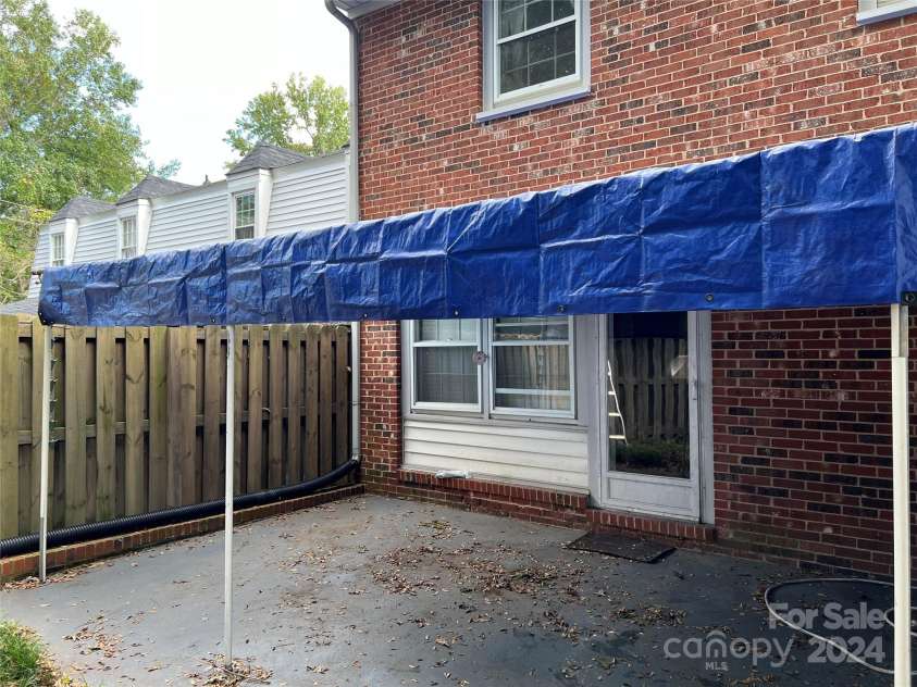 8017 Regent Park Lane, Charlotte, NC 28210.  MLS# CAR4186144, YatesRealty ID 3182. 