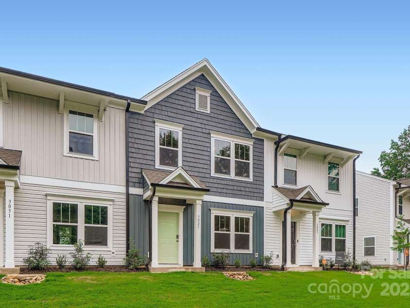 3027 Howell Mill Road, Charlotte, NC 28208.  MLS# CAR4255267, YatesRealty ID 31820. 