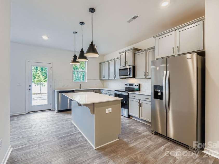 3027 Howell Mill Road, Charlotte, NC 28208.  MLS# CAR4255267, YatesRealty ID 31820. 