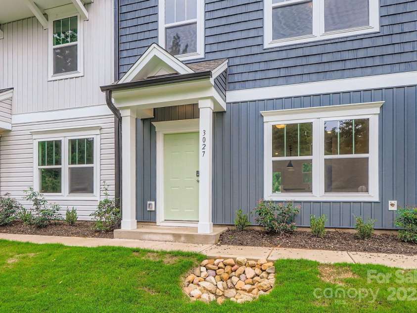3027 Howell Mill Road, Charlotte, NC 28208.  MLS# CAR4255267, YatesRealty ID 31820. 