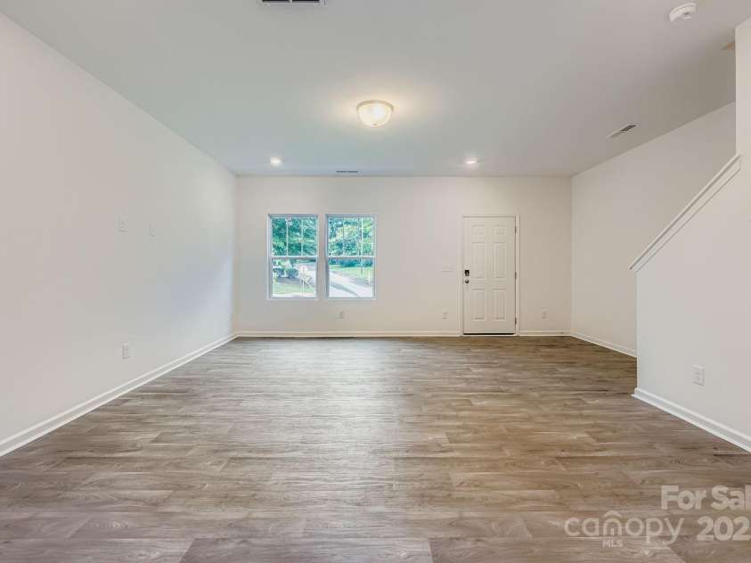 3027 Howell Mill Road, Charlotte, NC 28208.  MLS# CAR4255267, YatesRealty ID 31820. 