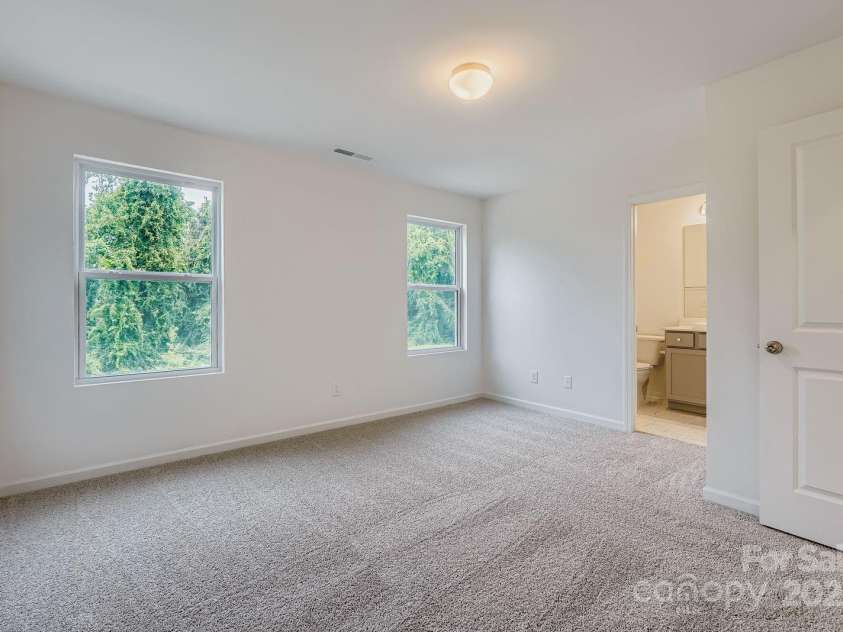 3027 Howell Mill Road, Charlotte, NC 28208.  MLS# CAR4255267, YatesRealty ID 31820. 