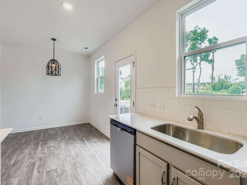 3027 Howell Mill Road, Charlotte, NC 28208.  MLS# CAR4255267, YatesRealty ID 31820. 