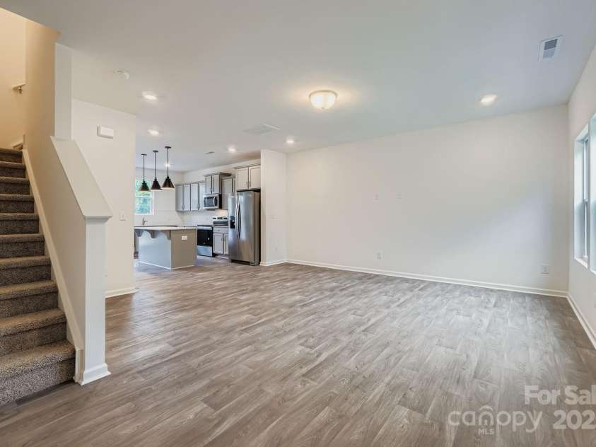 3027 Howell Mill Road, Charlotte, NC 28208.  MLS# CAR4255267, YatesRealty ID 31820. 