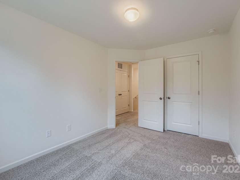 3027 Howell Mill Road, Charlotte, NC 28208.  MLS# CAR4255267, YatesRealty ID 31820. 