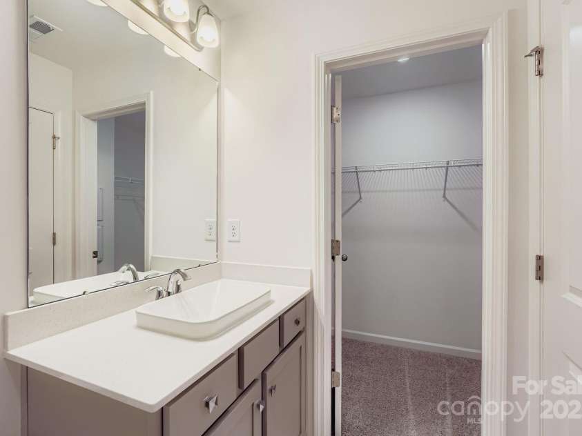 3027 Howell Mill Road, Charlotte, NC 28208.  MLS# CAR4255267, YatesRealty ID 31820. 
