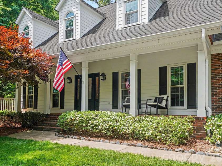 6128 Lake Providence Lane, Charlotte, NC 28277.  MLS# CAR4389001, YatesRealty ID 31820. 