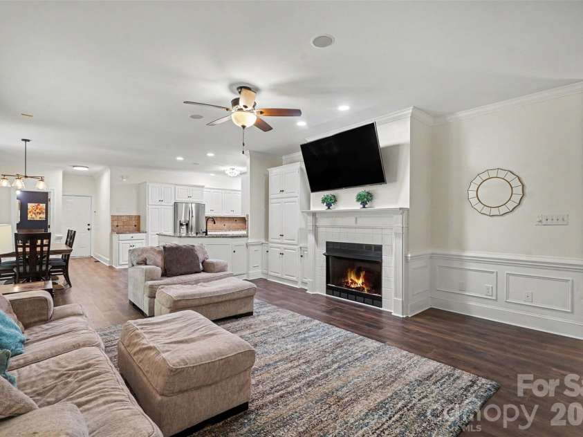 6128 Lake Providence Lane, Charlotte, NC 28277.  MLS# CAR4389001, YatesRealty ID 31820. 