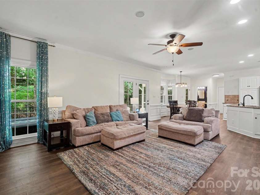 6128 Lake Providence Lane, Charlotte, NC 28277.  MLS# CAR4389001, YatesRealty ID 31820. 