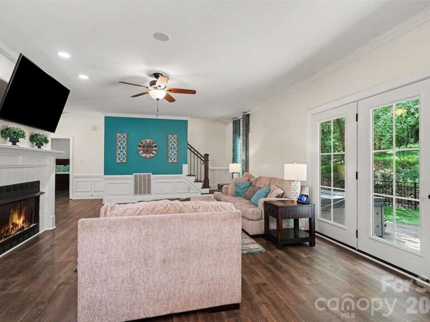 6128 Lake Providence Lane, Charlotte, NC 28277.  MLS# CAR4389001, YatesRealty ID 31820. 