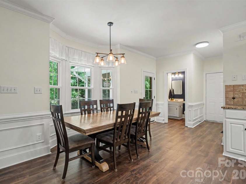 6128 Lake Providence Lane, Charlotte, NC 28277.  MLS# CAR4389001, YatesRealty ID 31820. 
