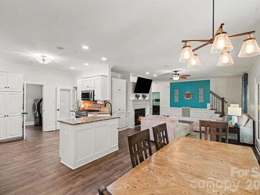 6128 Lake Providence Lane, Charlotte, NC 28277.  MLS# CAR4389001, YatesRealty ID 31820. 