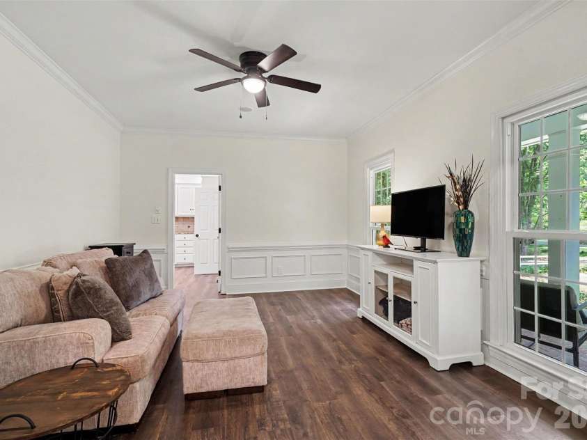 6128 Lake Providence Lane, Charlotte, NC 28277.  MLS# CAR4389001, YatesRealty ID 31820. 