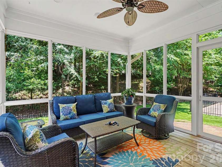 6128 Lake Providence Lane, Charlotte, NC 28277.  MLS# CAR4389001, YatesRealty ID 31820. 