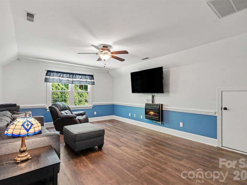 6128 Lake Providence Lane, Charlotte, NC 28277.  MLS# CAR4389001, YatesRealty ID 31820. 