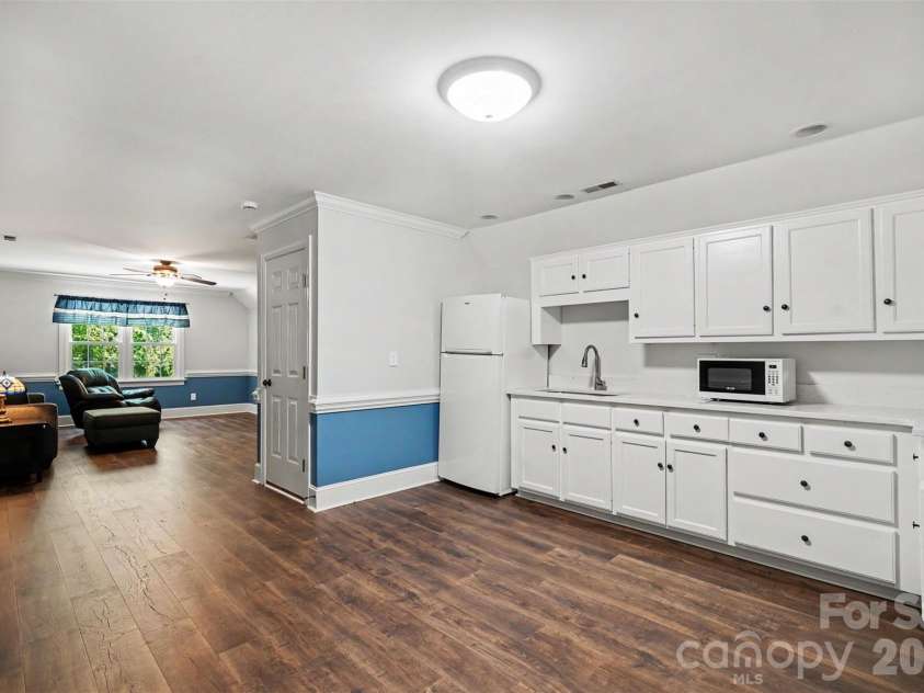 6128 Lake Providence Lane, Charlotte, NC 28277.  MLS# CAR4389001, YatesRealty ID 31820. 