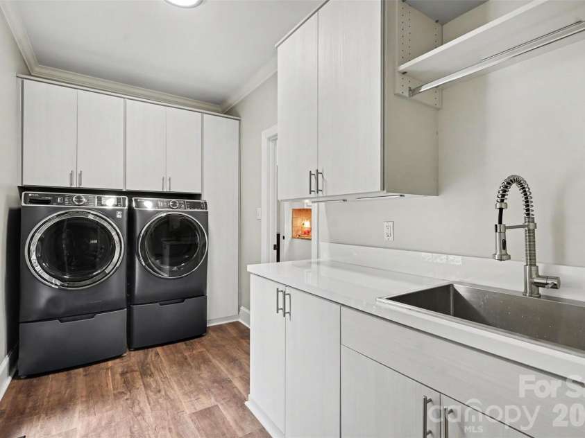 6128 Lake Providence Lane, Charlotte, NC 28277.  MLS# CAR4389001, YatesRealty ID 31820. 
