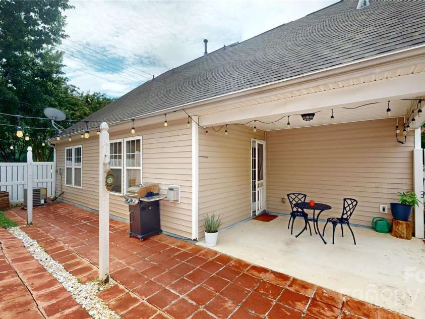 3219 Salud Lane, Fort Mill, SC 29707.  MLS# CAR4288369, YatesRealty ID 31821. 