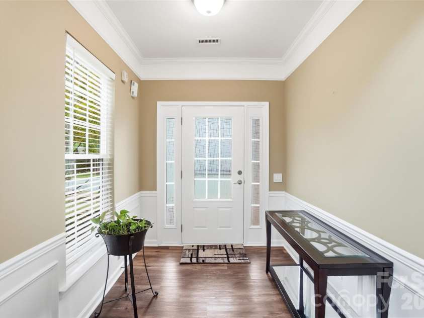 3402 Darlington Road, Matthews, NC 28105.  MLS# CAR4389416, YatesRealty ID 31821. 
