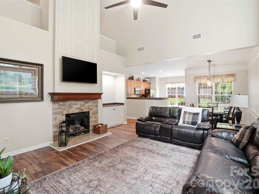 3402 Darlington Road, Matthews, NC 28105.  MLS# CAR4389416, YatesRealty ID 31821. 